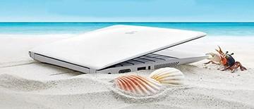 ноут-на-пляже